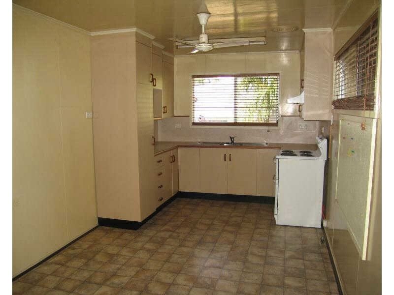 57 Bendee Crescent, Blackwater QLD 4717