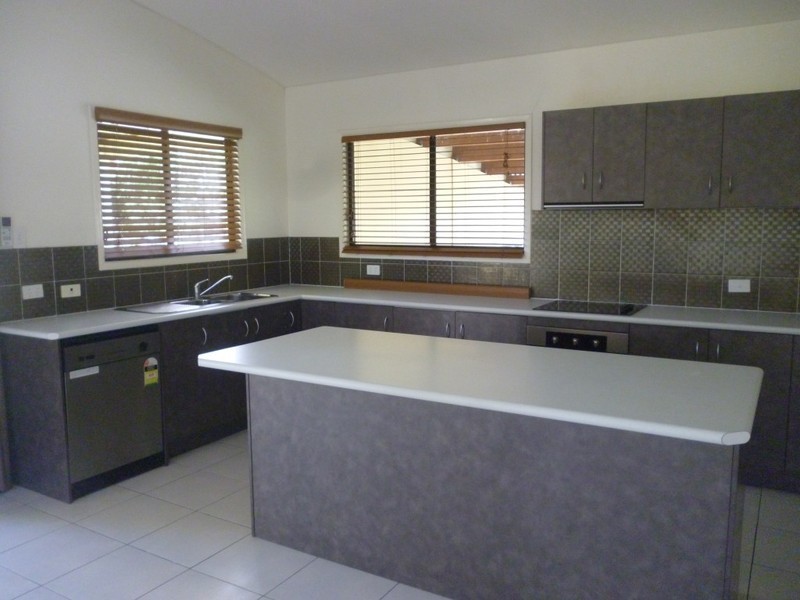 3 Oliffe Street, Blackwater QLD 4717