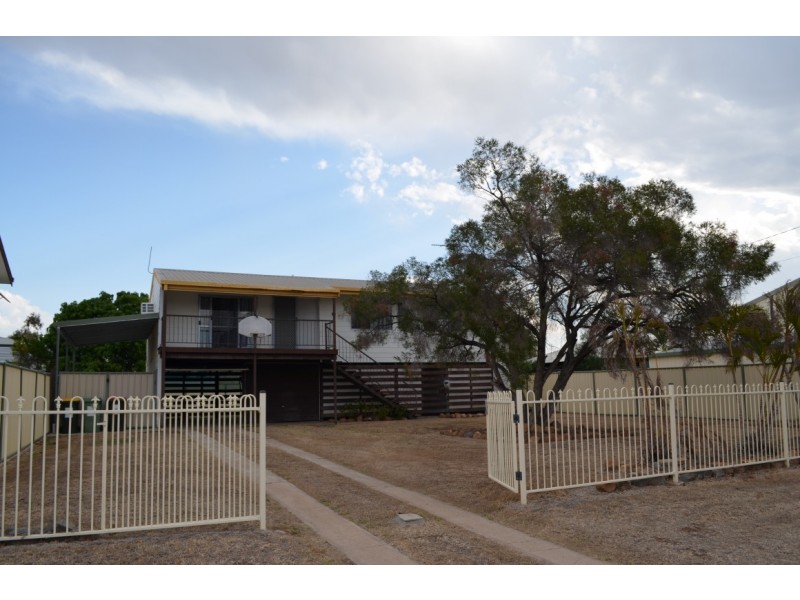 1 Bredhauer Street, Blackwater QLD 4717