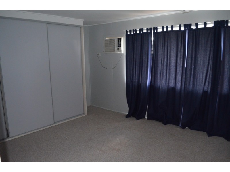 1 Bredhauer Street, Blackwater QLD 4717