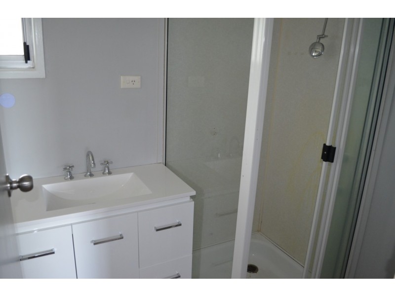 1 Bredhauer Street, Blackwater QLD 4717