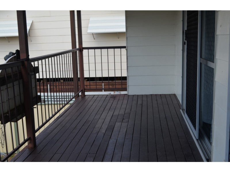 1 Bredhauer Street, Blackwater QLD 4717