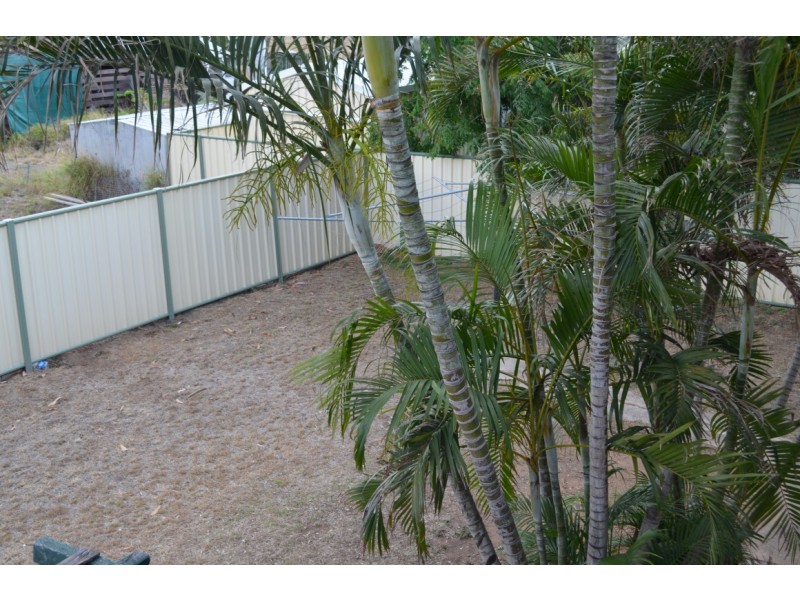 1 Bredhauer Street, Blackwater QLD 4717
