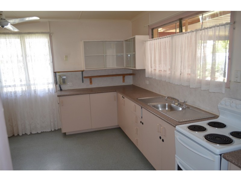 18 Fay Street, Blackwater QLD 4717