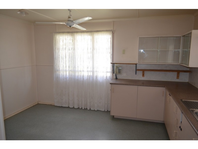 18 Fay Street, Blackwater QLD 4717