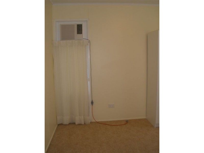 4 Adams Crescent, Blackwater QLD 4717