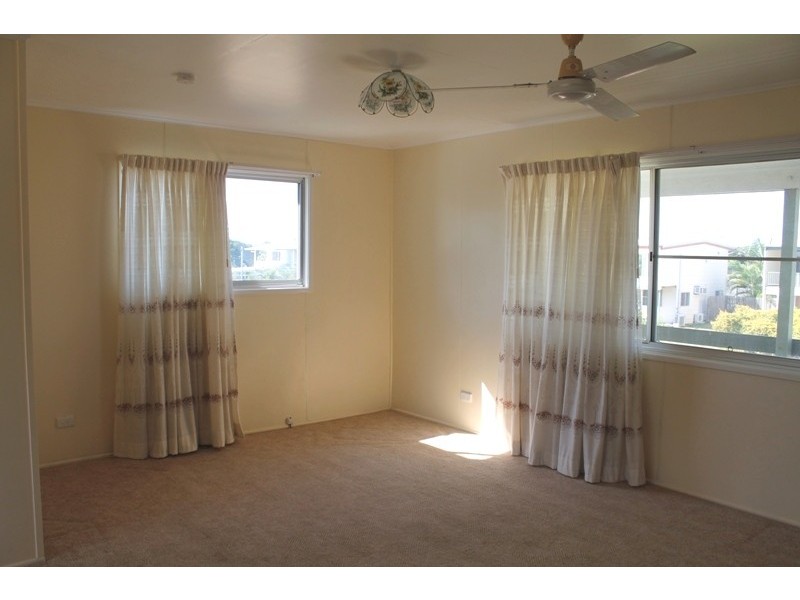 4 Adams Crescent, Blackwater QLD 4717