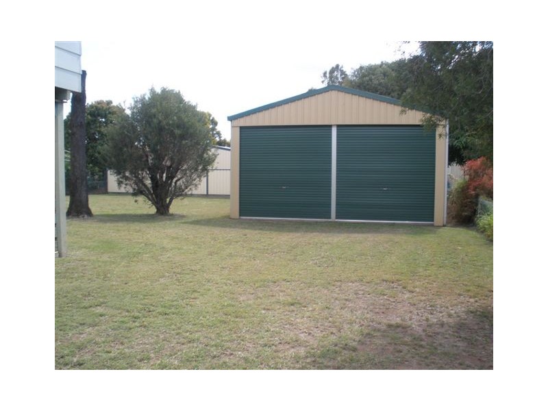 4 Adams Crescent, Blackwater QLD 4717