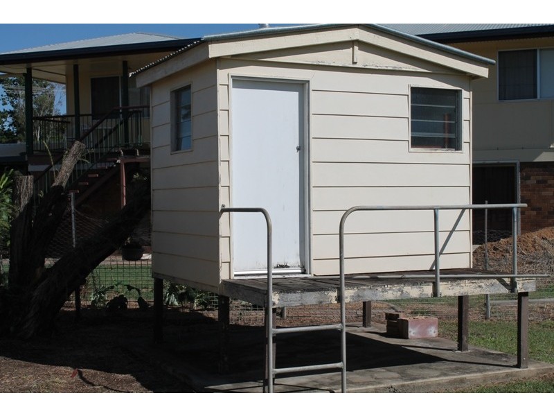 4 Adams Crescent, Blackwater QLD 4717