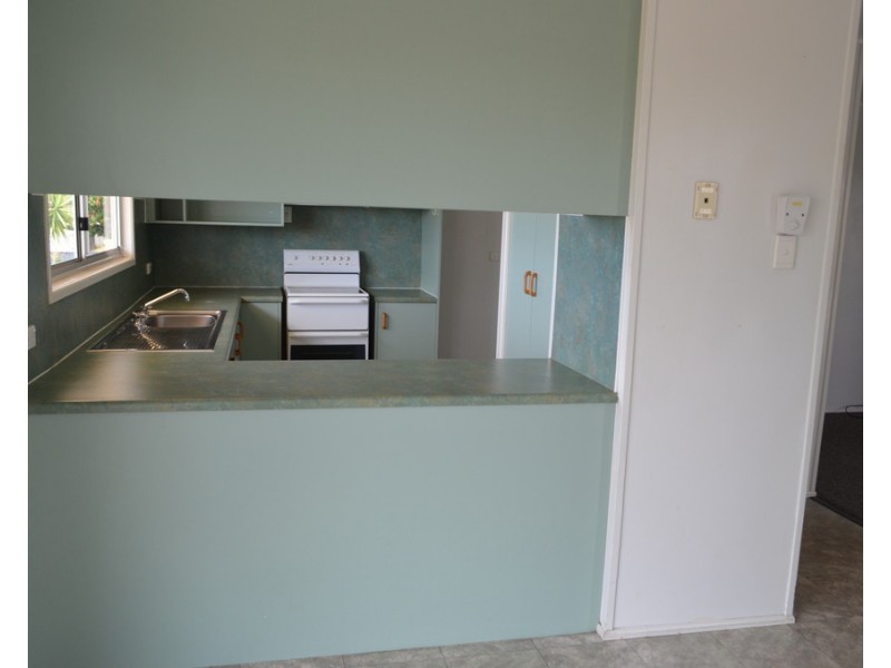 8 Birt Street, Blackwater QLD 4717