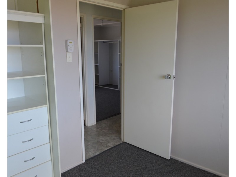 8 Birt Street, Blackwater QLD 4717