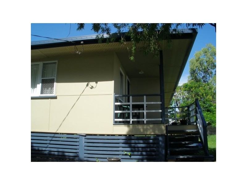 11 Sandalwood Street, Blackwater QLD 4717