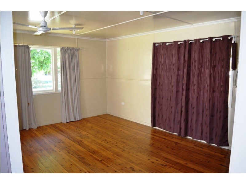 11 Sandalwood Street, Blackwater QLD 4717