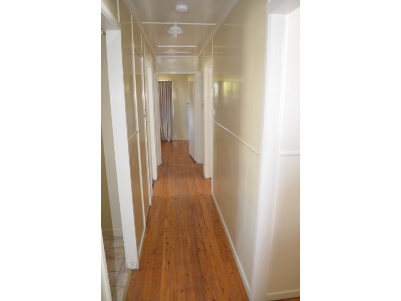 11 Sandalwood Street, Blackwater QLD 4717