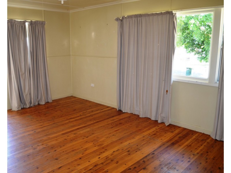 11 Sandalwood Street, Blackwater QLD 4717