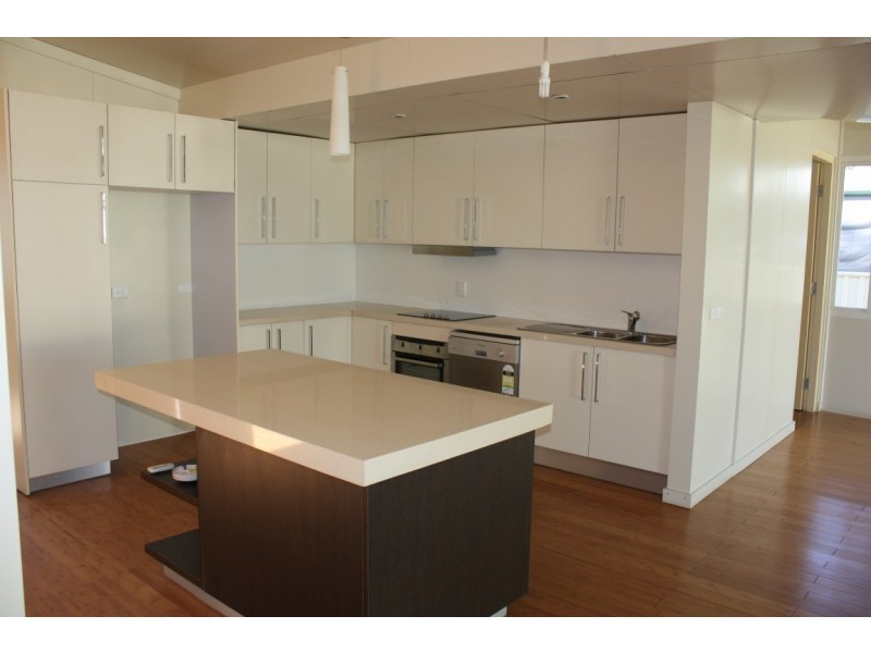 13 Long Street, Blackwater QLD 4717