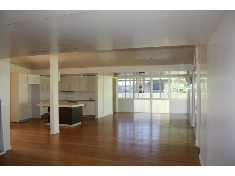 13 Long Street, Blackwater QLD 4717