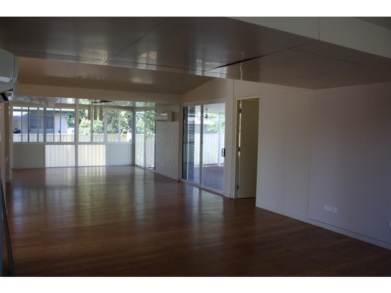 13 Long Street, Blackwater QLD 4717