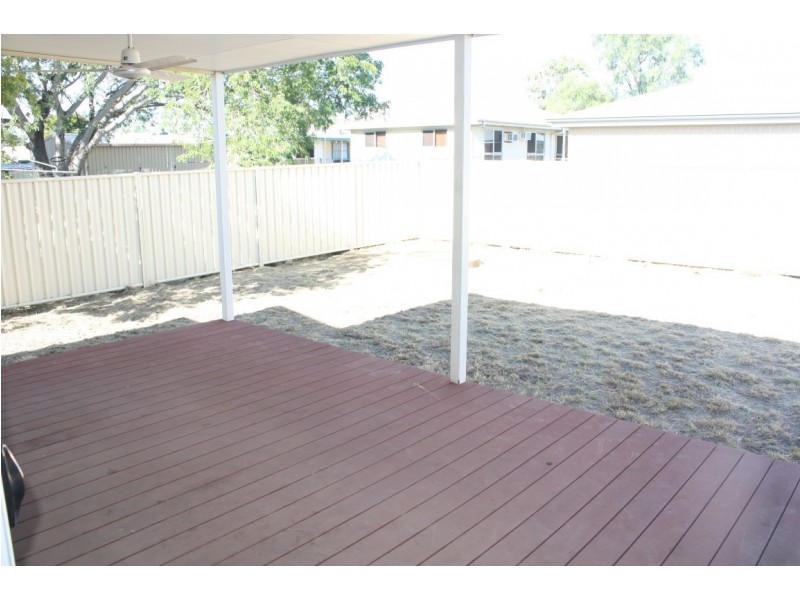 13 Long Street, Blackwater QLD 4717