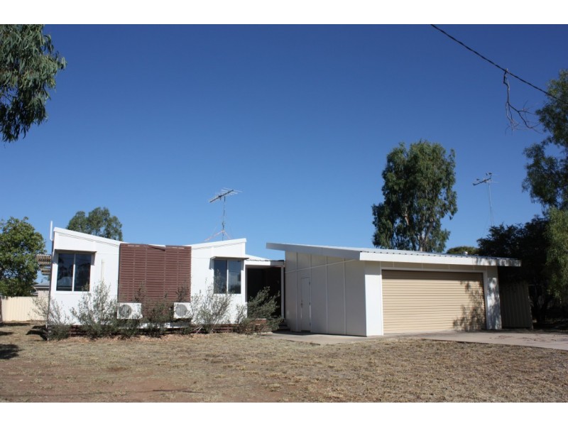 13 Long Street, Blackwater QLD 4717