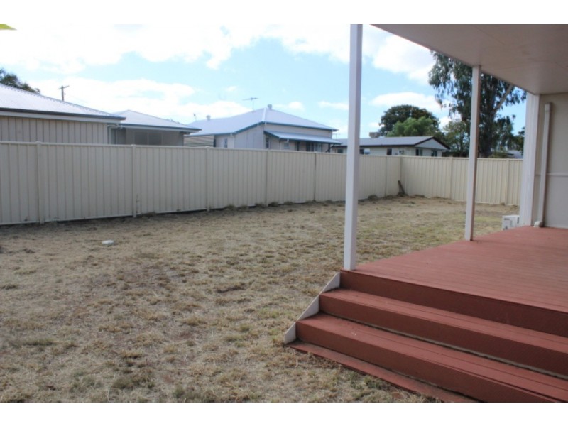 13 Long Street, Blackwater QLD 4717