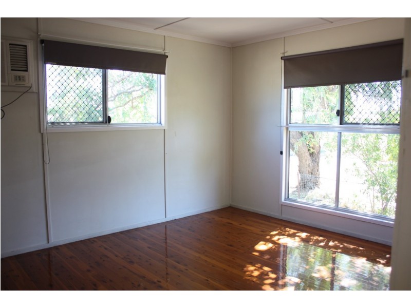 8 Sandalwood Street, Blackwater QLD 4717