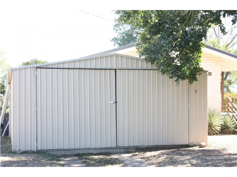 8 Sandalwood Street, Blackwater QLD 4717