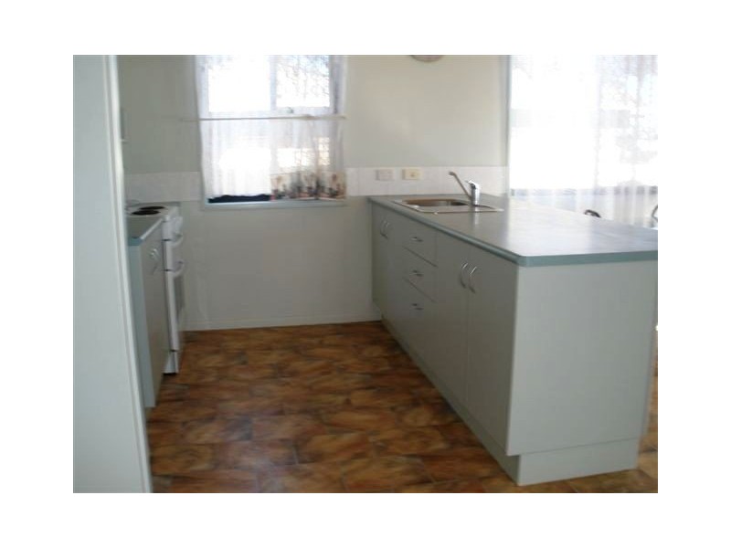 7 Oliffe Street, Blackwater QLD 4717