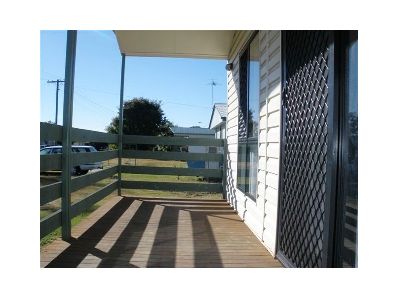 7 Oliffe Street, Blackwater QLD 4717