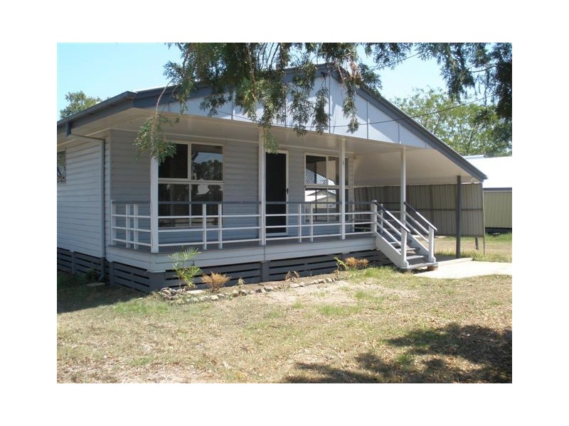 6 Sandalwood Street, Blackwater QLD 4717