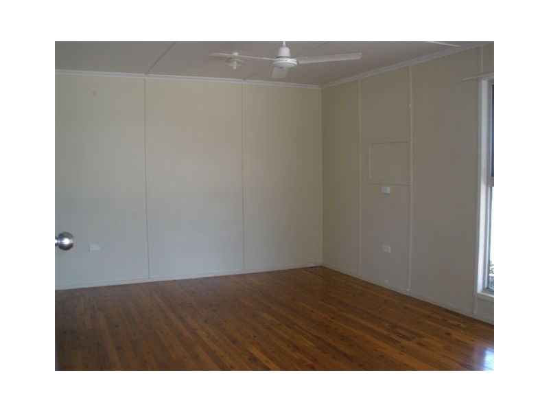 6 Sandalwood Street, Blackwater QLD 4717