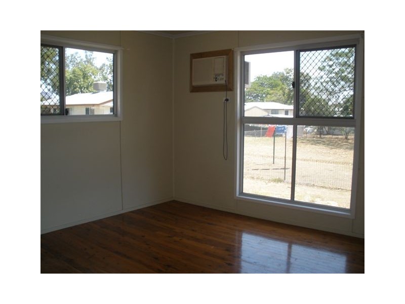 6 Sandalwood Street, Blackwater QLD 4717