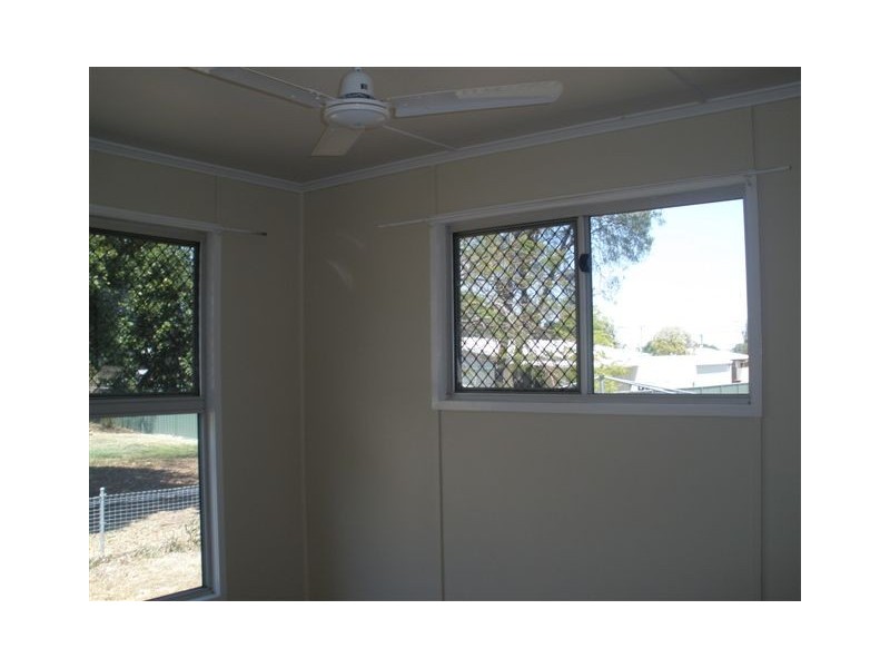 6 Sandalwood Street, Blackwater QLD 4717