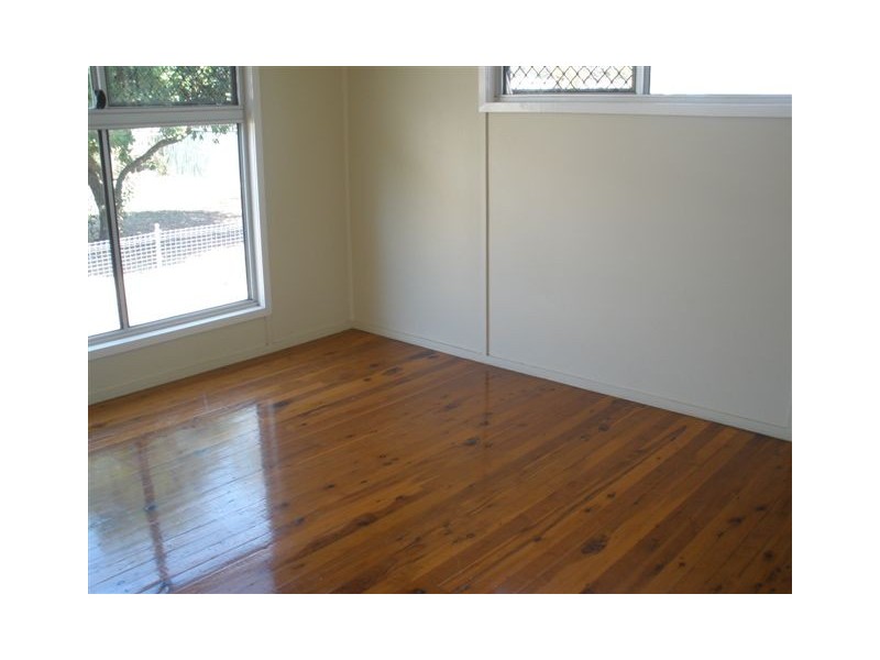 6 Sandalwood Street, Blackwater QLD 4717