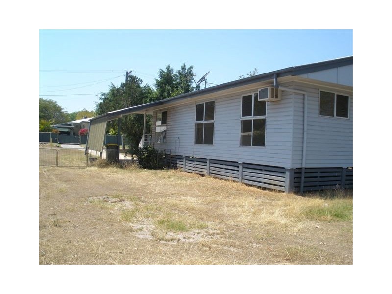 6 Sandalwood Street, Blackwater QLD 4717