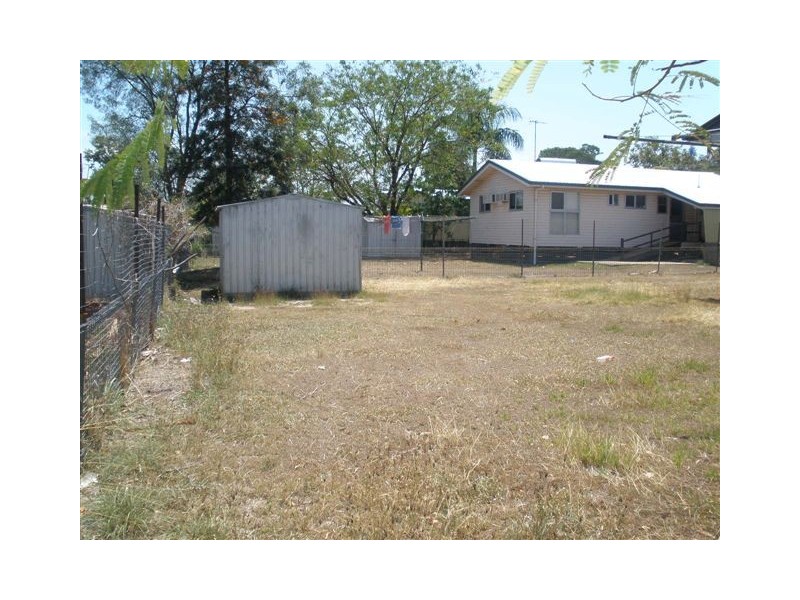 6 Sandalwood Street, Blackwater QLD 4717