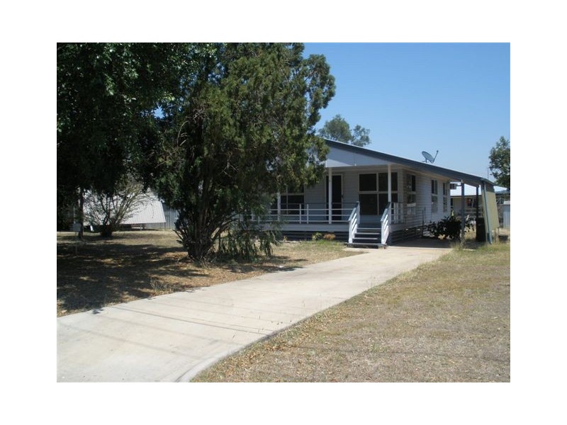 6 Sandalwood Street, Blackwater QLD 4717