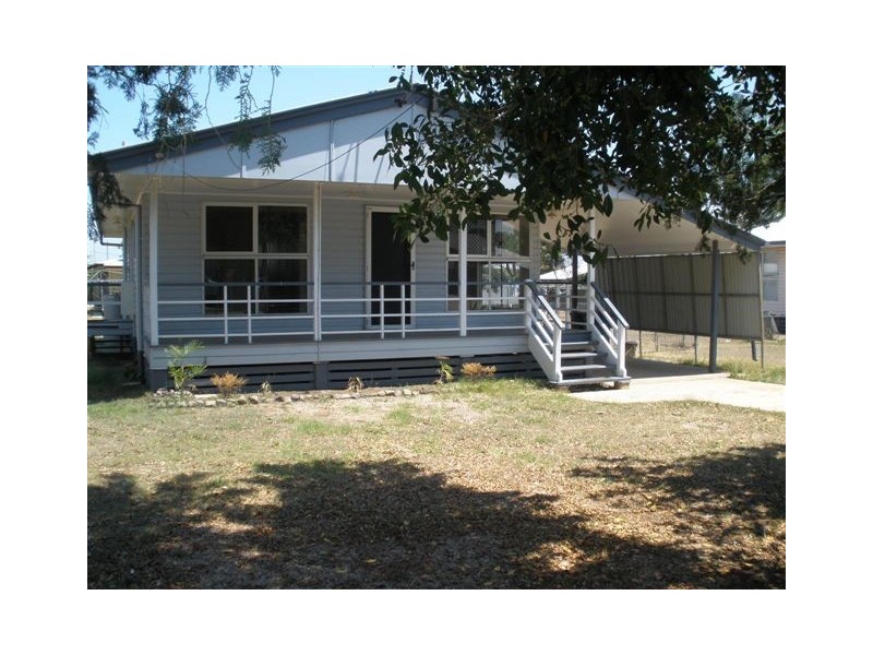 6 Sandalwood Street, Blackwater QLD 4717