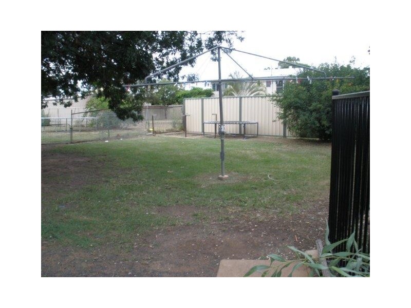 8 Cork Street, Blackwater QLD 4717