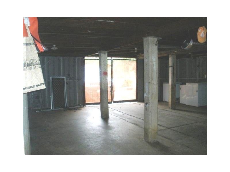 8 Cork Street, Blackwater QLD 4717