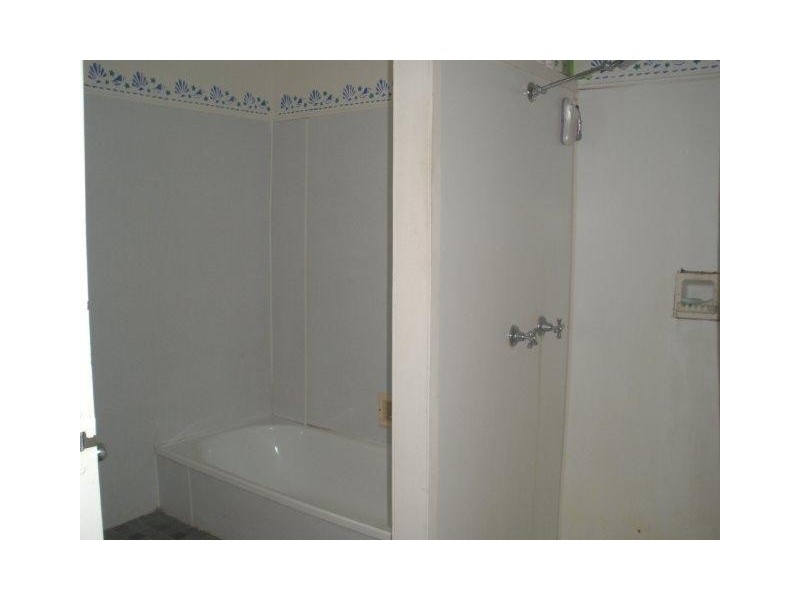 8 Cork Street, Blackwater QLD 4717