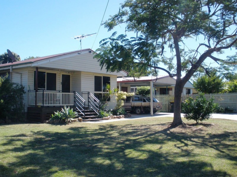 16 Long Street, Blackwater QLD 4717