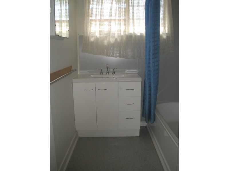 16 Long Street, Blackwater QLD 4717