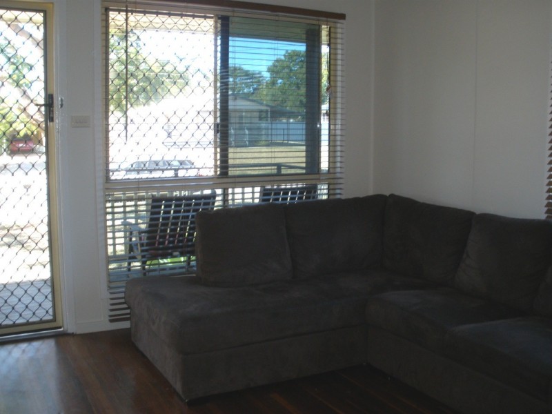 16 Long Street, Blackwater QLD 4717