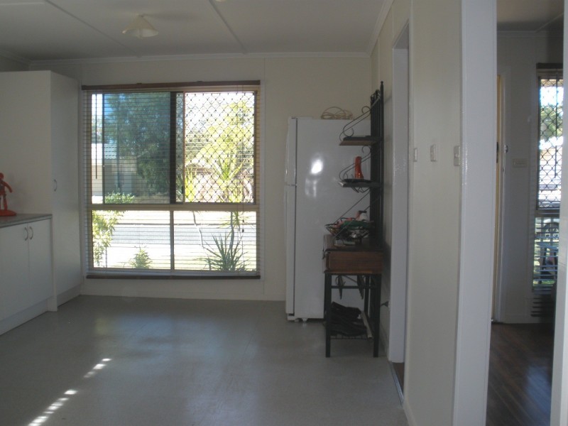 16 Long Street, Blackwater QLD 4717