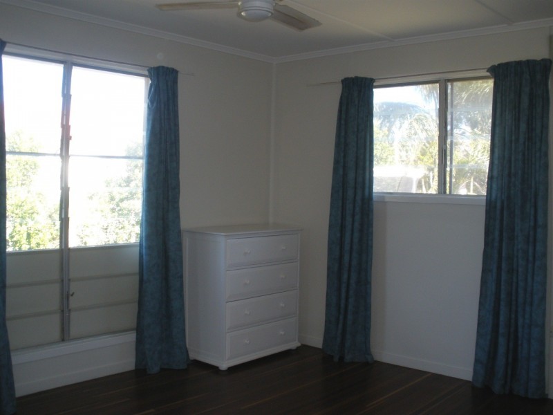 16 Long Street, Blackwater QLD 4717