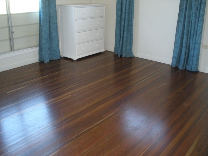 16 Long Street, Blackwater QLD 4717