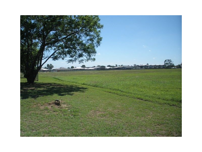 16 Kurrajong Street, Blackwater QLD 4717