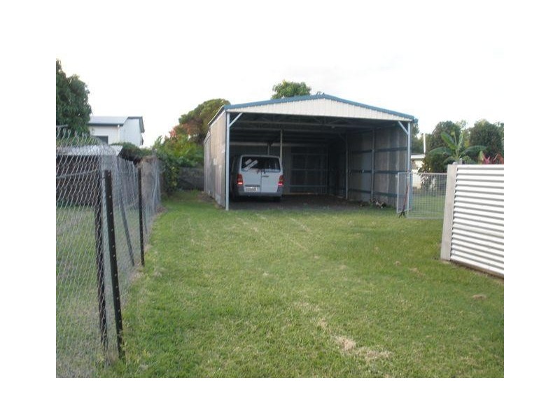 50 Main Street, Bluff QLD 4702