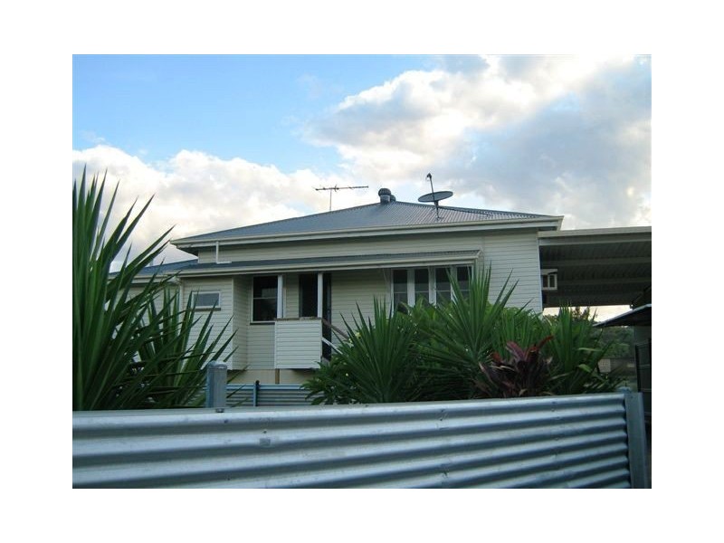 50 Main Street, Bluff QLD 4702